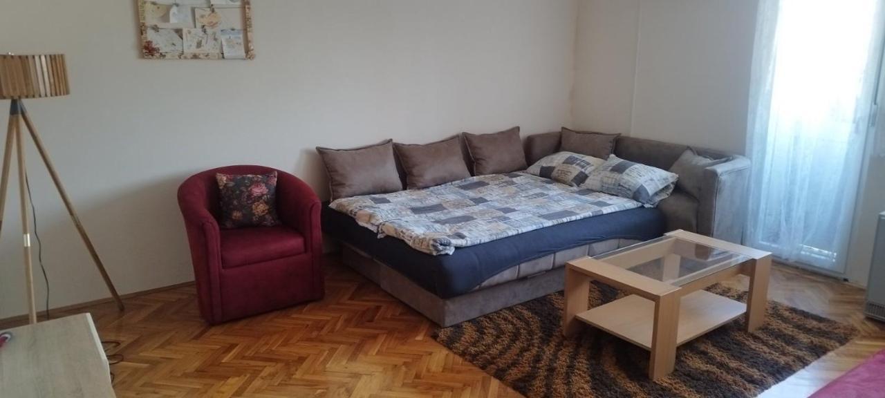 Apartman Lena Arandjelovac Exteriör bild